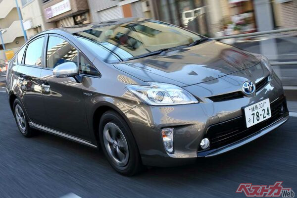 トヨタプリウス。3代目となる現行型は登場から5年近くなるが、30km/Lオーバーの燃費性能は今でもクラストップの実力