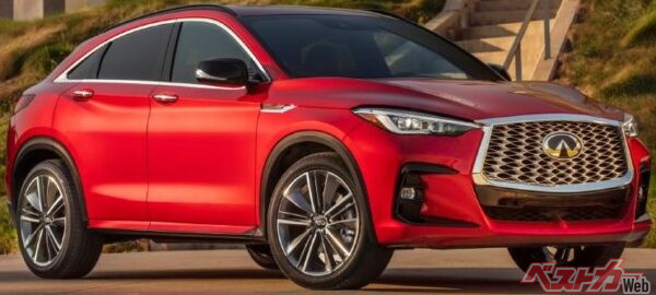 北米インフィニティのミドルサイズのクーペSUV「QX55」。なだらかな傾斜のバックドアをもつ、スタイリッシュなSUVだ