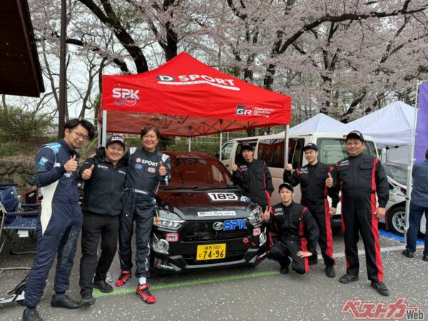 国沢さんやダイハツの相原さん、そしてメカニックさんに支えられて初コ・ドラは達成感ありありだった