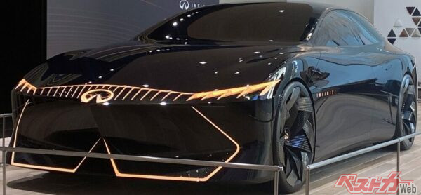 日産グローバル本社ギャラリーに展示されていた、Vision Qe。流麗なデザインがカッコよく、ぜひこれに近い形で登場して欲しい!!