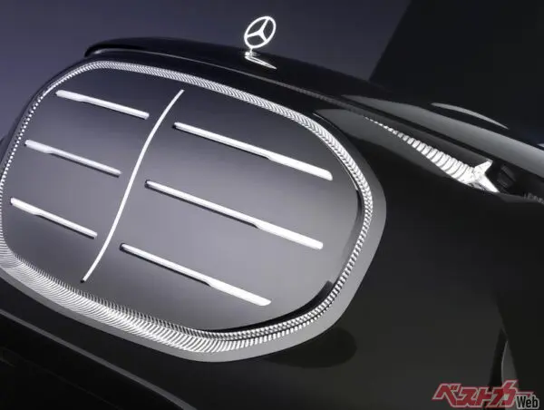新型メルセデスベンツ VクラスはVIPテイストになる!?　巨大スクリーンも備わってるリアシートは高級ホテルのラウンジじゃん