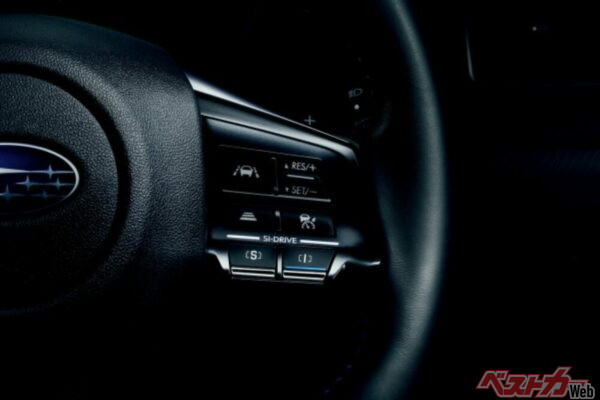 SI-DRIVEモードの切り替えスイッチでスポーツモードを選択すれば気持ちのいい走りが堪能できる