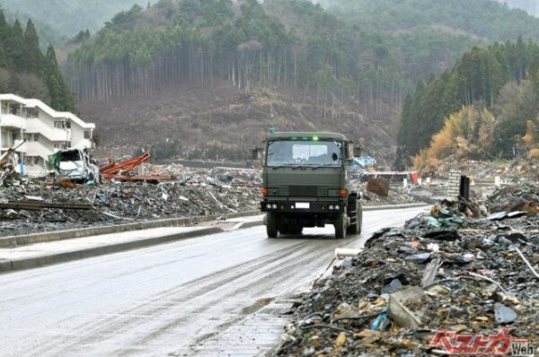 当時は緊急車両や救助、復興の車両をいかに被災地に送るかも注目の的であった(mtaira@Adobe Stock)