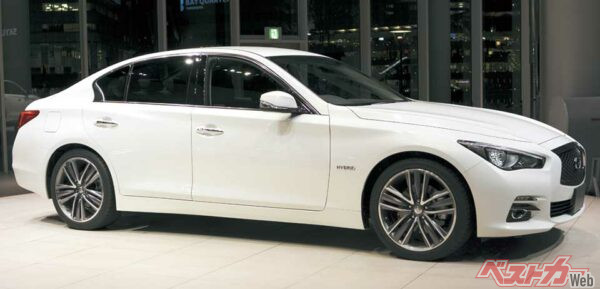 インフィニティマークは付いても『日産スカイライン』