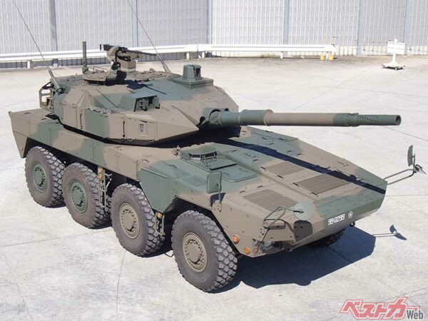 この8輪で高速道路をガンガン走れるのが特徴。ちなみに副武装は12.7mm銃機関銃M2