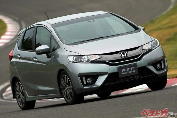 1位 フィット……このカテゴリーのトップに立ったのはフィット。3人が1位に挙げ、燃費やコストパフォーマンスなど総合力でライバルを一歩リードした