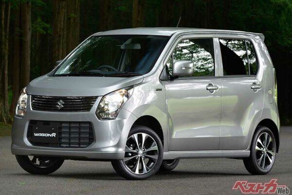 1位 ワゴンR……2012年9月にフルモデルチェンジを受けた現行5代目。エネチャージやエネクールなどを採用し燃費を向上。総合ランキングではぶっちぎりの1位を獲得！
