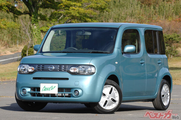 日産 キューブ（3代目・2008年登場）先代型よりも曲面を多用したデザインを採用した3代目。エンジンは1.5L直4を搭載