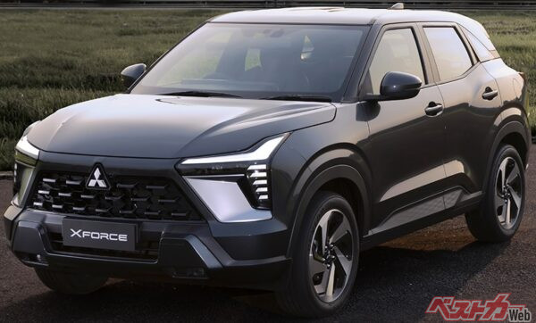 こちらはガソリンモデルのエクスフォース。ハイブリッドよりややシンプルな表現もまた魅力的だ