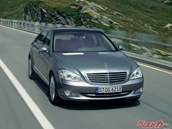 ダイレクトセレクターが導入されたW221型Sクラス