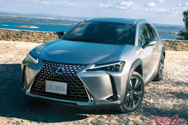 今年で7年を迎えるレクサスUXの現行モデル初期型