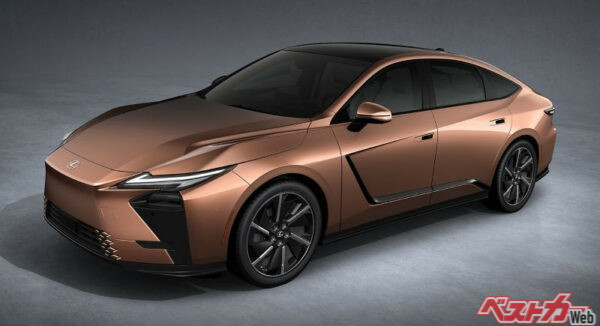 現時点では新型レクサスESにはデジタルアウターミラーは装備されていなかった……