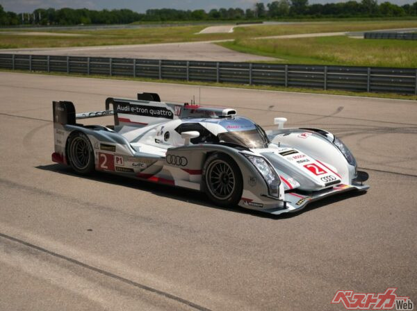 2011年からル・マン24時間レースなどに参戦しているR18シリーズ。e-tronクワトロは2012年から実戦投入されていた。