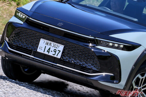 歴代で現行クラウンの特別仕様車が1番!!　専門家たちが16世代のうち最高のクラウンってどれ？