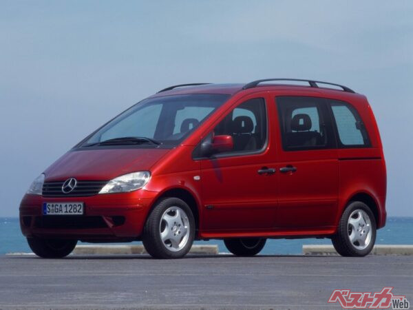 存在すら忘れられつつあるAクラスベースのトールワゴンのバネオ。販売期間は2003年から2005年だけで、これは現在でもメルセデス・ベンツのラインナップ史上、最短期間となっている。