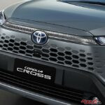 トヨタ カローラクロスが大幅改良!!　クラウンエステート顔になって高級感マシマシ!!　ガソリン車を廃止しGRスポーツを追加!!