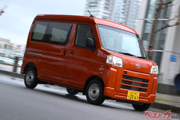 CVTになったことで、よりスムーズな走りを実現したハイゼットカーゴ。美味しいトルクバンドを使い切ることで、パワー不足を感じさせない