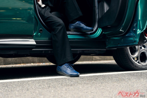 普通のスニーカーとの違いははっきりと分かった