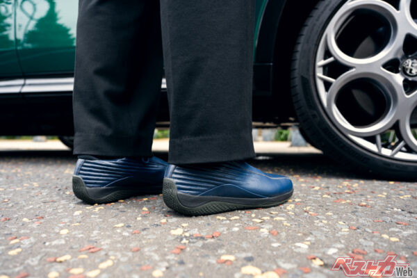 サイドは疾走感のあるラインが特徴となっている