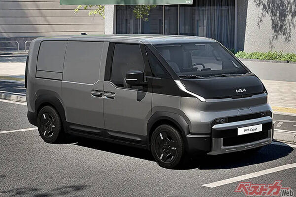 貨物用のPV5カーゴ。シンプルなボディと稲妻型のライトがカッコイイじゃないの！
