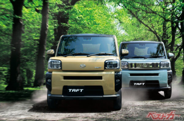 左がGターボで、右は特別仕様車「クロム ベンチャー」。グリルのあり/なしで雰囲気が違いますね!