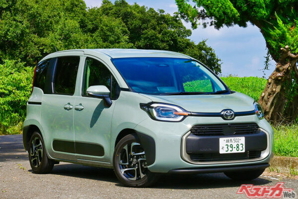 2022年8月にデビューした3代目シエンタ。扱いやすい5ナンバーサイズはそのままに、広い室内空間と取り回しのよさに磨きをかけた一台