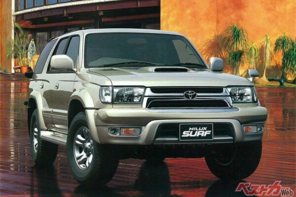 ほぼ同じ時期にでていたハイラックスサーフは3代目。画像は後期型