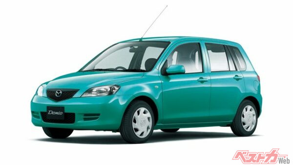 2代目デミオは初登場の時点で「Casual」「Cozy」「SPORT」のグレードが存在した。画像はCasual