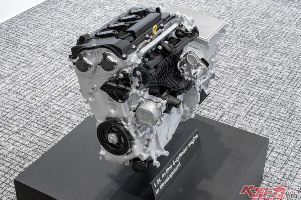 次世代X15エンジン搭載第一号車になるという情報。このエンジンを使ったHEVとPHEVをラインナップし、BEVが用意される可能性も