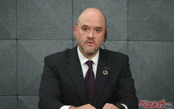 2025年3月11日に行われた日産オンライン会見の模様。「日産を再び輝かせるために活動してきた内田さんの後を継ぐことを、大変ワクワクしている」と話すエスピノーサ新社長