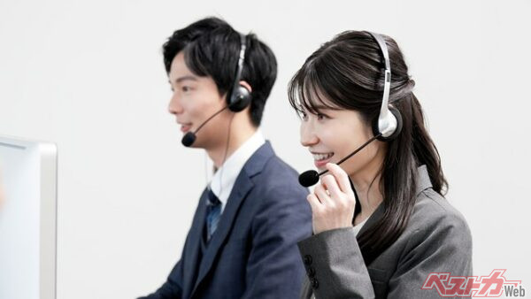 連休では営業部門などにサービス部門のみ短縮営業をするなどして対応することも(mapo@Adobe Stock)