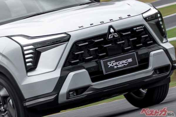 リッター24.4kmを実現!!　三菱の新型SUV「エクスフォース」バカ売れ予想！　ちょうどいいサイズ感も豪華装備で期待大