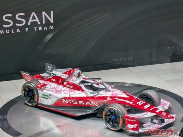 近未来性とトラディショナルな雰囲気が両立するこのデザインこそまさにクールジャパン