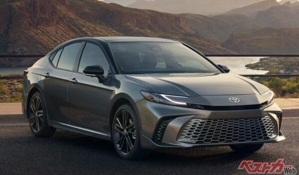 北米仕様で販売されているトヨタカムリ2025年モデル