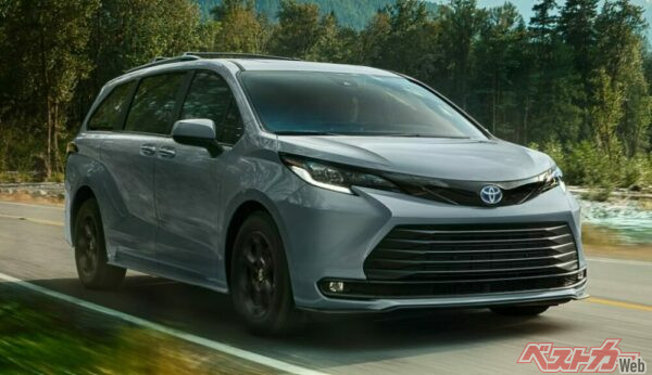 トヨタシエナ。ボディサイズは全長5169mm×全幅1994mm×全高1740mm、ホイールベース3061mm