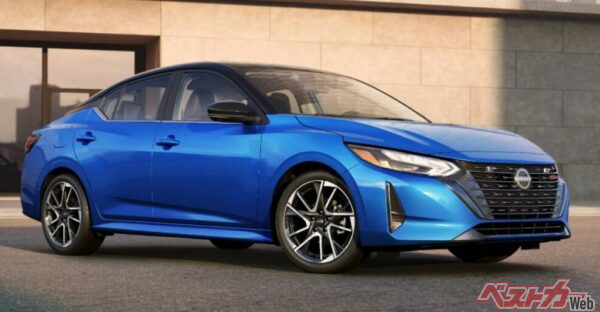 ティアナの北米仕様でカムリやアコードの競合車となるミドルセダンがセントラ。最新型は2018年に一新。2.5Lガソリンに加え、可変圧縮エンジンとなる2L・VCターボ搭載車も設定