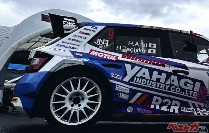 新井大輝選手が苦難を乗り越え11年落ちのマシンで全日本ラリー2025年