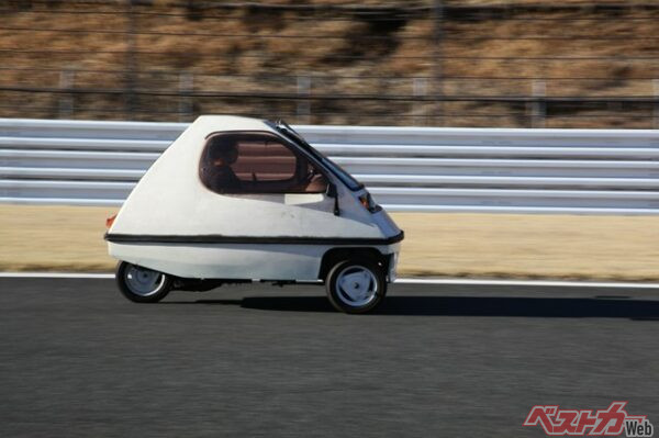 遅いとか怖いじゃない。ロマンを求めるクルマなのだ