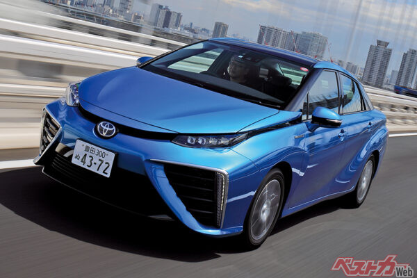 世界に圧倒的な差をつけている技術として国沢氏が1位としたのが燃料電池車。量産世界初のトヨタ MIRAIは2014年登場