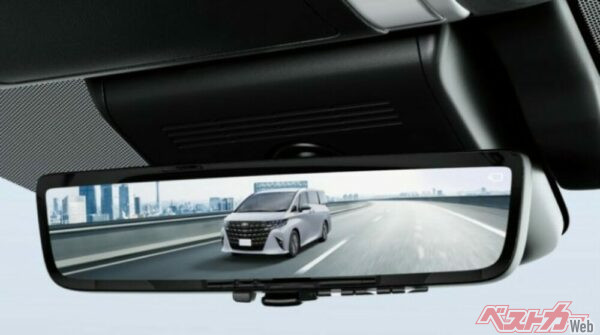 後方映像を、リアカメラを通じて表示するデジタルインナーミラー。2024年12月以前の生産モデルの場合、グレードによってはメーカーオプションだったため、中古車を購入する場合は確認が必要