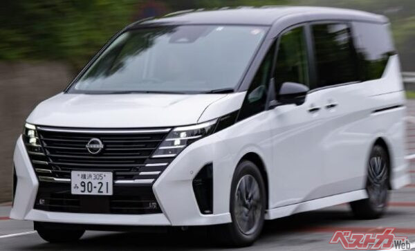 新型「セレナ」に装備されたエアカーテン。フロントバンパー左右にある縦型のスリッドがエアインテーク（空気導入口）であり、デザインに同化されている