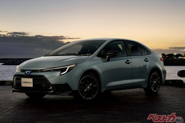 特別仕様カラーのセメントグレーメタリックがシックなかっこよさをかもしている。画像はカローラ アクティブスポーツ