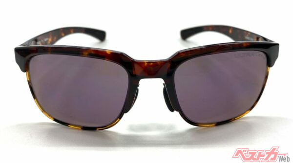 今回のおすすめ!「デイリーユースモデル」。運転中はもちろん、ファッションアイテムとして普段から気軽に使えるモデルだ。特別価格:1万3200円(税込)※通常価格の20%OFF