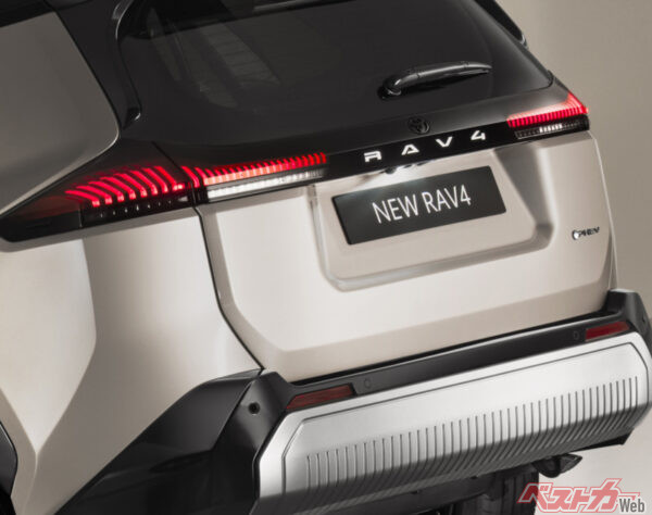 新型トヨタ RAV4は現行モデルとボディサイズがほぼ同じ!! なのに荷室容量が13Lも拡大してるとかステキじゃない!!