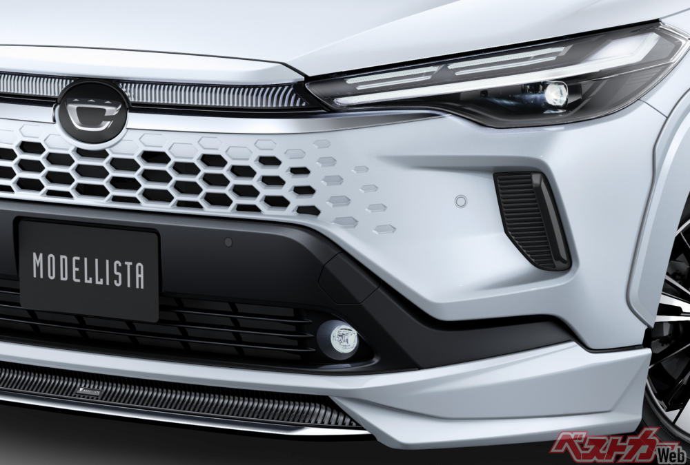 シマシマ模様がキモ!! トヨタ新型カローラクロスのモデリスタが斬新