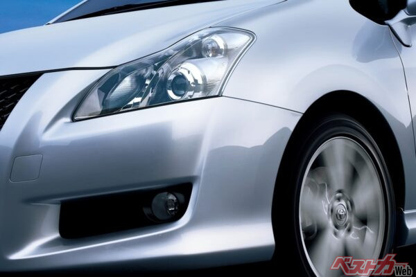トヨタ ブレイドはVWゴルフに挑んだ意欲作 こんなクルマよく売ったな!!　【愛すべき日本の珍車と珍技術】