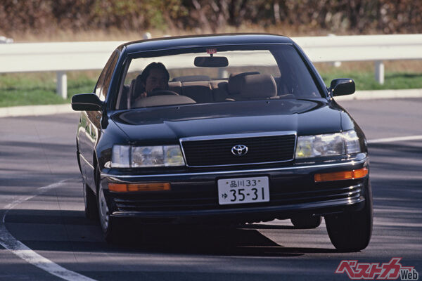 トヨタ代表は1989年に登場した最高級セダンの初代セルシオ。米国ではレクサスブランド初のモデルとして販売し、こちらでも大人気を博した