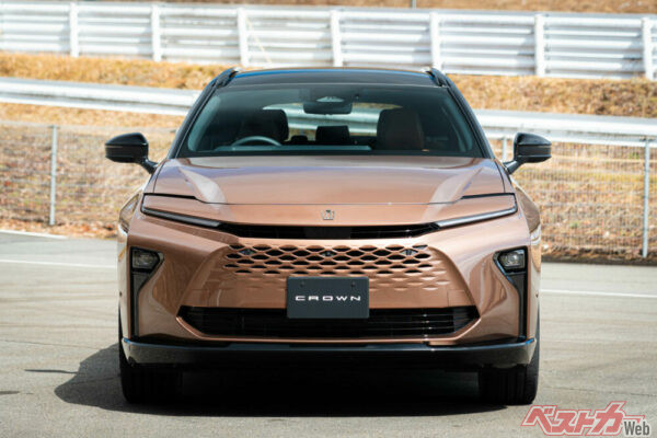 クラウンシリーズもハンマーヘッドデザインに