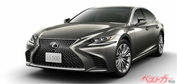 2017年に登場したレクサスLS。2020年11月までの前期型が狙い目！