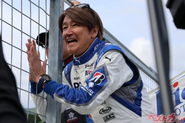 2024年のスーパー耐久富士24時間ではメーカーの垣根を越えて近藤真彦さんがドライバーに加わった
